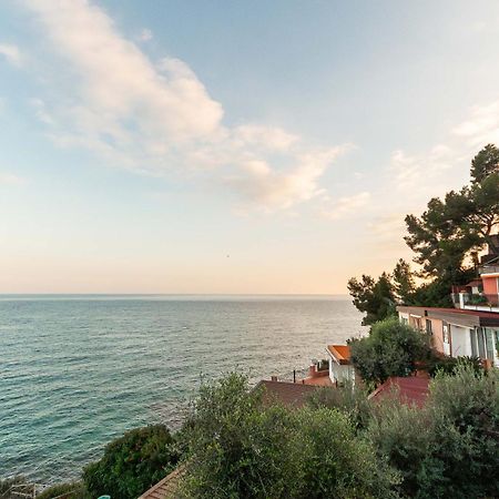 C22 Beachfront Villa - Spa Bath, Pool, Private Beach, Parking Free Marina dʼMarina dʼAndora Kültér fotó
