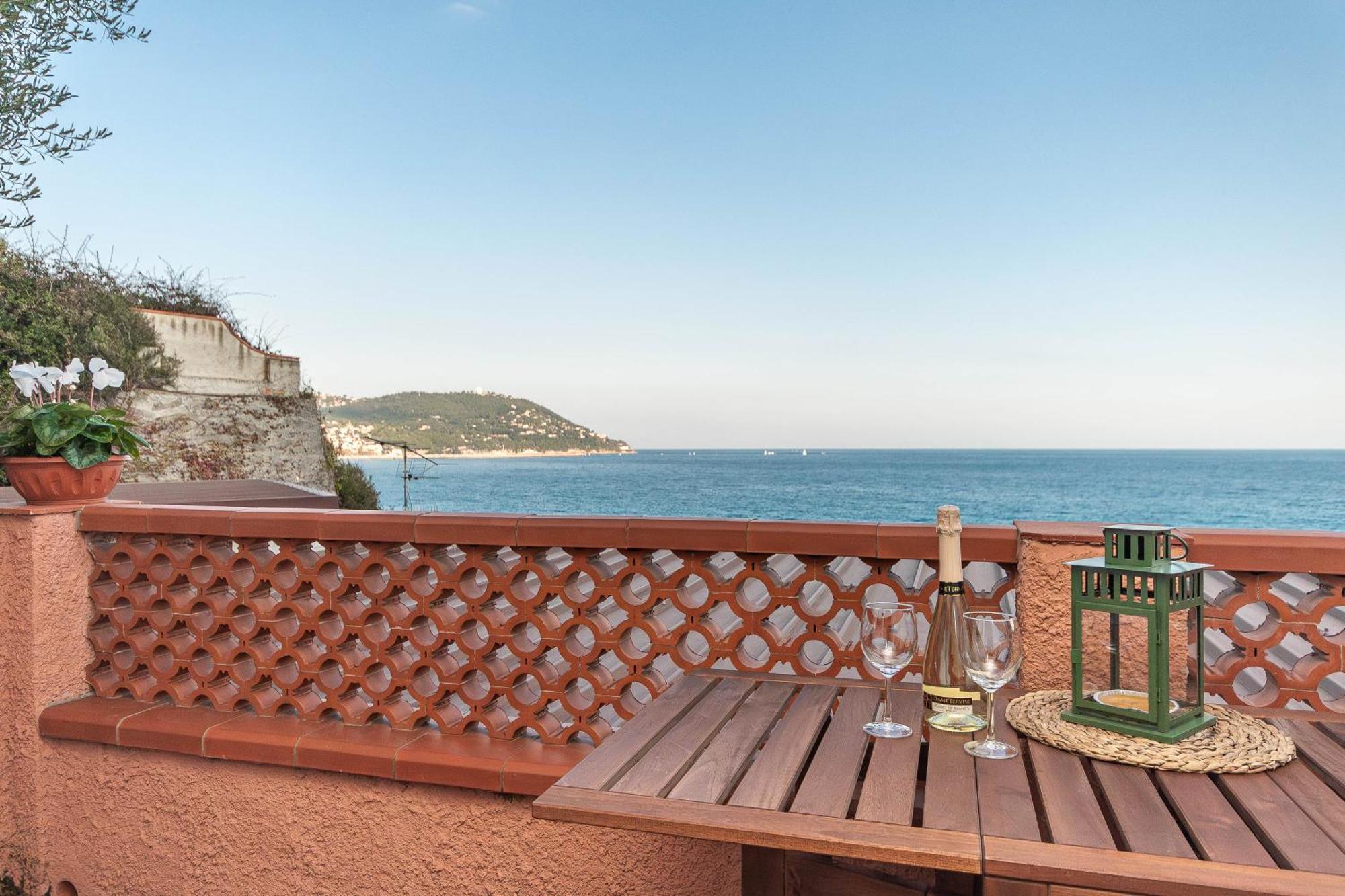 C22 Beachfront Villa - Spa Bath, Pool, Private Beach, Parking Free Marina dʼMarina dʼAndora Kültér fotó