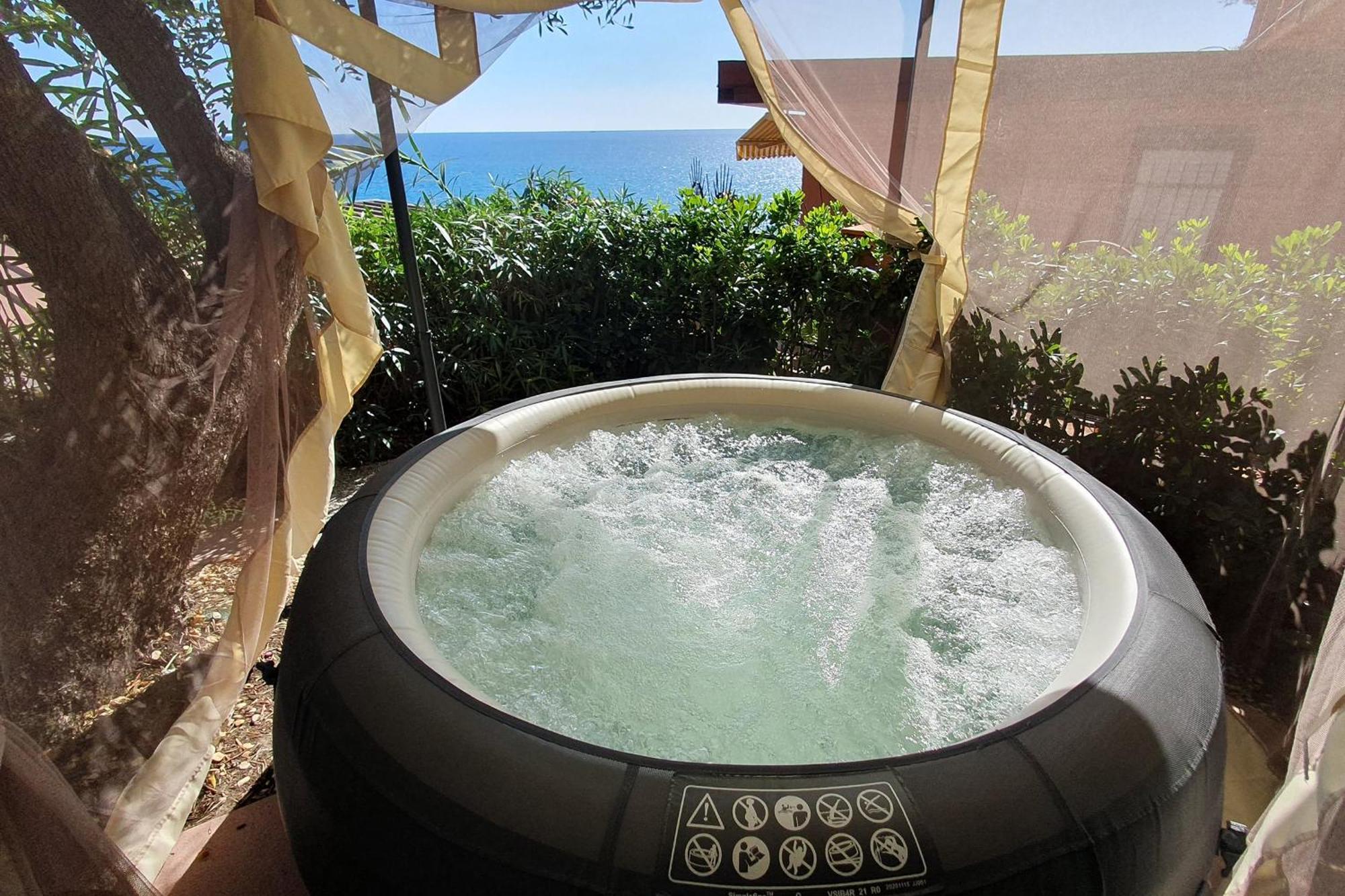 C22 Beachfront Villa - Spa Bath, Pool, Private Beach, Parking Free Marina dʼMarina dʼAndora Kültér fotó